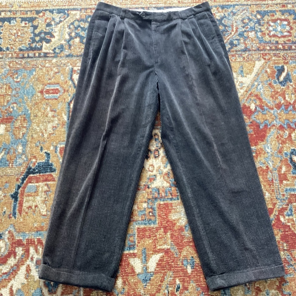 Ballin vintage gray pleated corduroy pants. 36 28